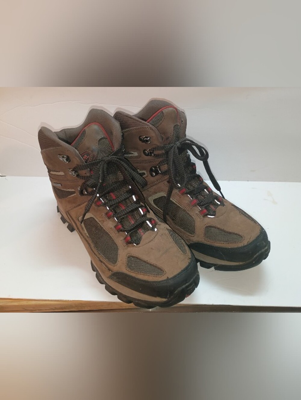 Magellan Outdoors Suede Leather Hiking Boots Mens 13D Brown Waterproof Nature